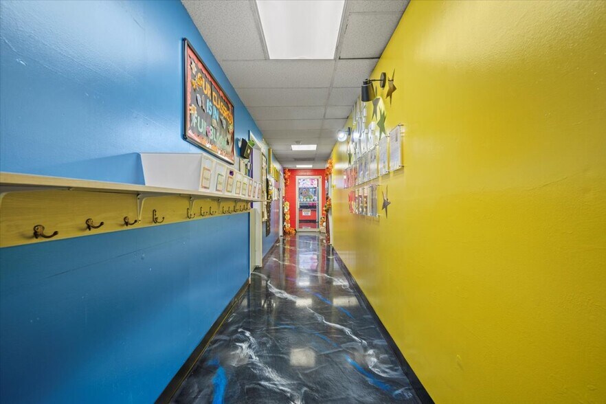 More Photos Of 1718 S Beltline Blvd, Columbia Daycare Center For Sale