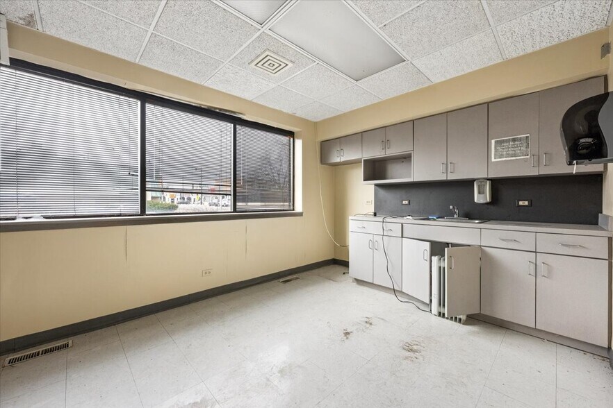 More Photos Of 334 Des Plaines Ave, Forest Park Land For Sale