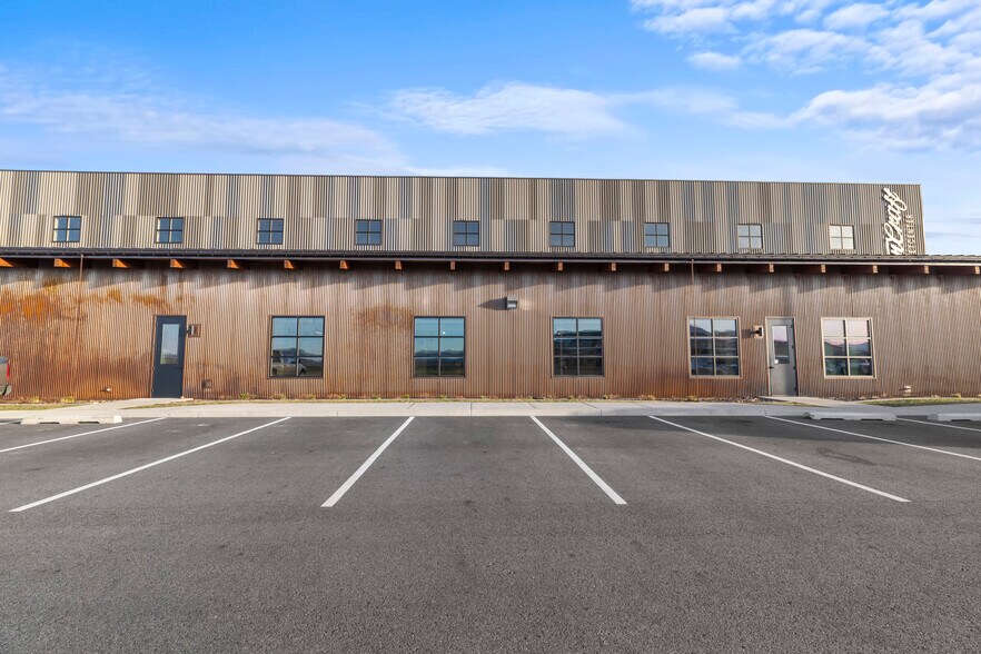 Primary Photo Of 3300 W Aviation Dr, Hayden Light Distribution For Lease