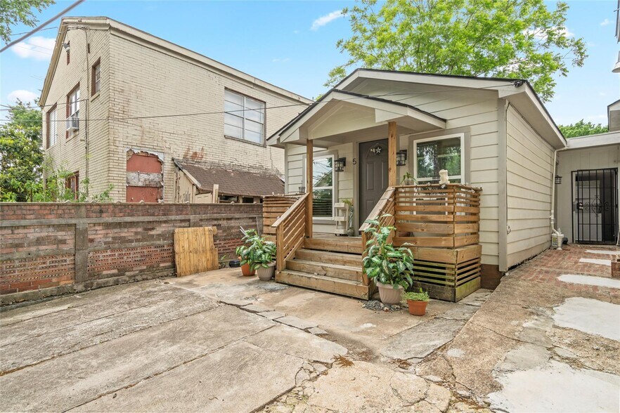 More Photos Of 4630 Woodside St, Houston Apartments For Sale
