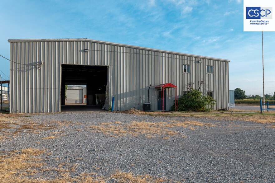 More Photos Of 1175 State Hwy 19, Chickasha Manufacturing For Lease