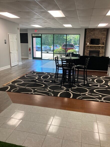 More Photos Of 7300-7314 Vanclaybon Dr, Apex Light Distribution For Lease