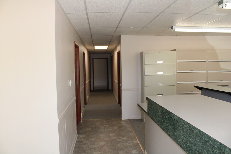 More Photos Of 210 1st St SW, Clarion Office For Sale