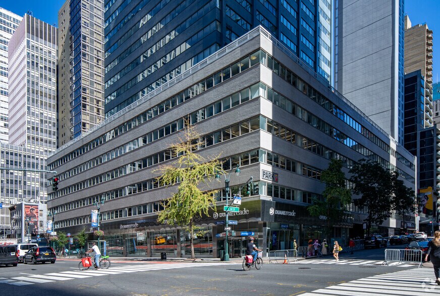 More Photos Of 711 Third Ave, New York Office For Lease