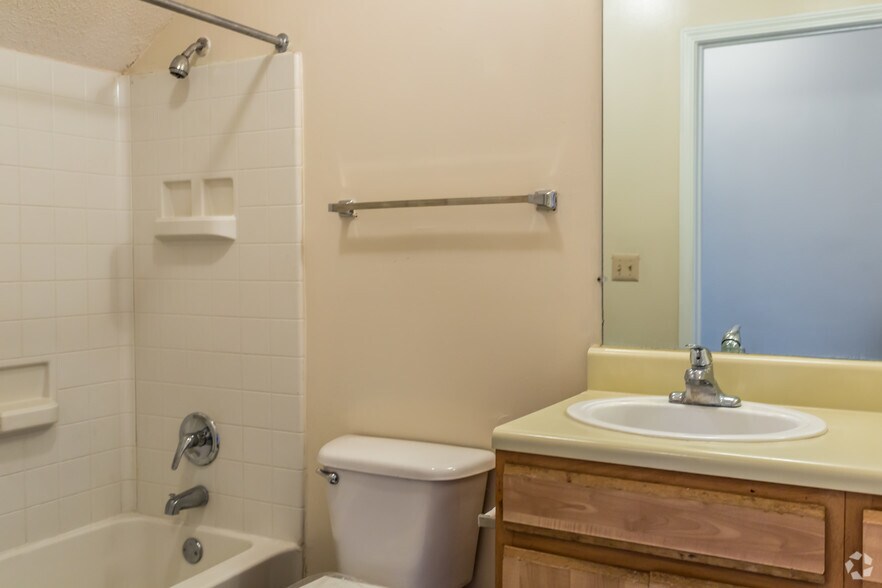 More Photos Of 1528 Ragan St, Memphis Apartments For Sale