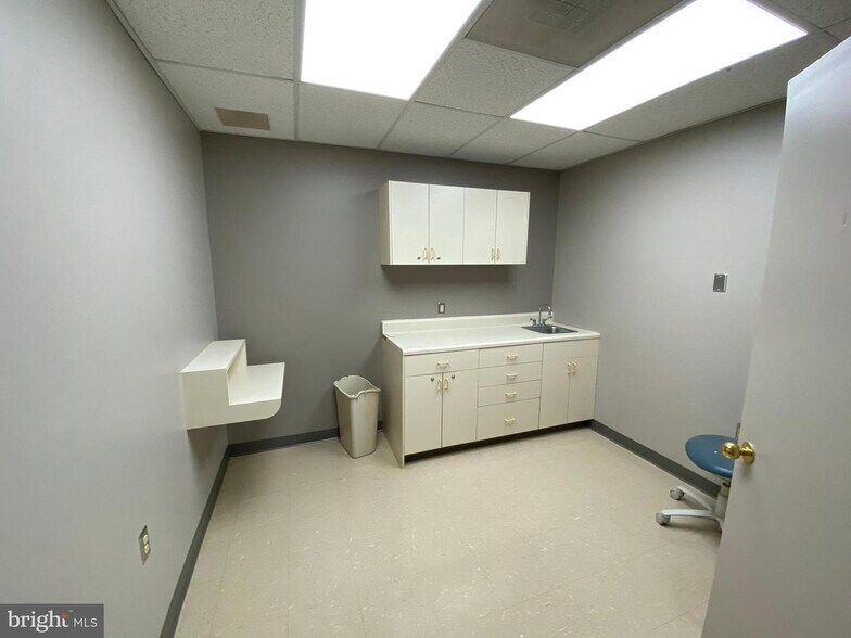 More Photos Of 20311 Lappans Rd, Boonsboro Medical For Sale