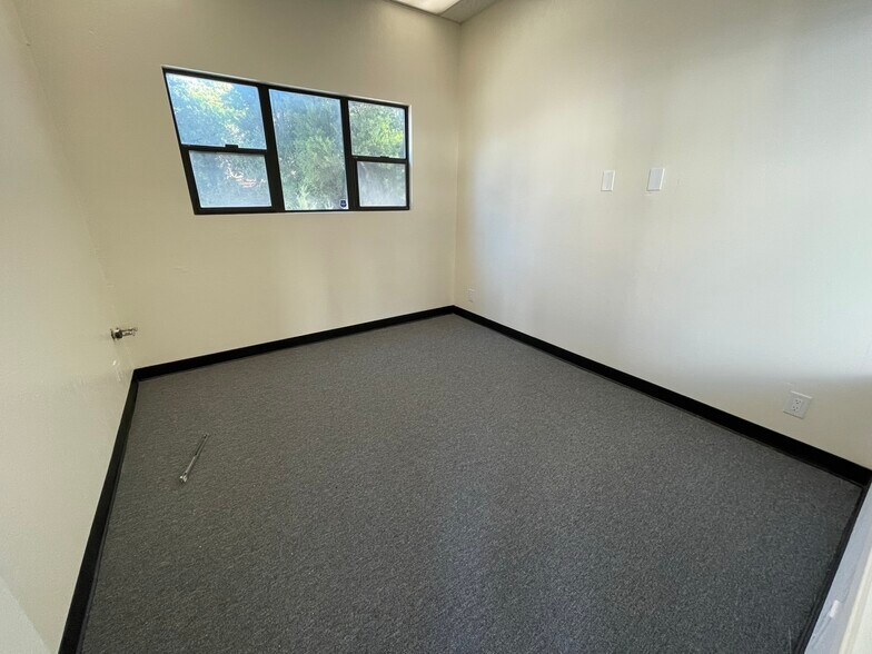 More Photos Of 200 Valley Dr, Brisbane Light Manufacturing For Lease