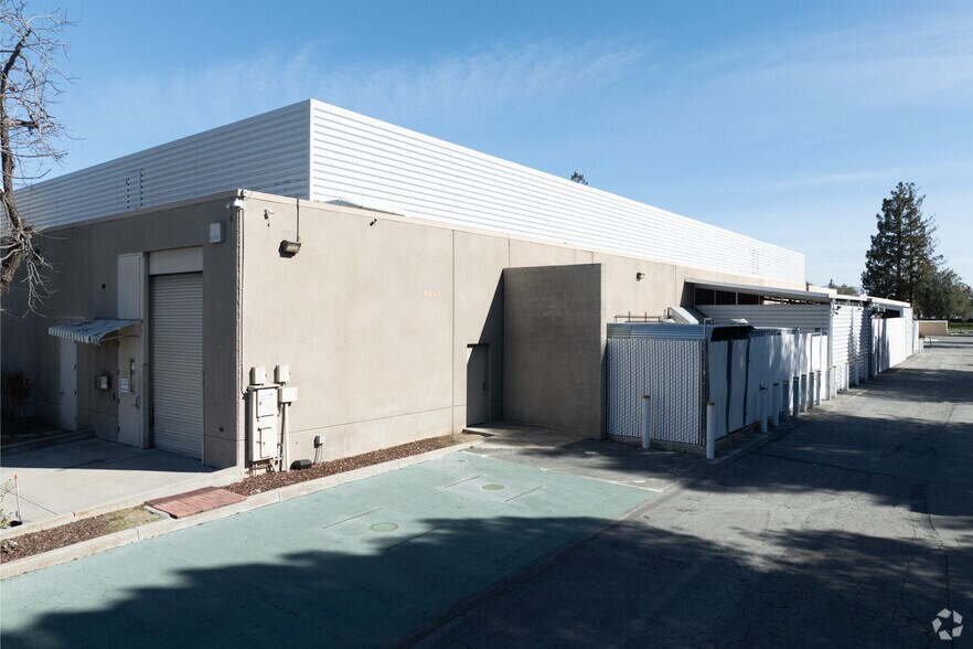 More Photos Of 3100 Central Expy, Santa Clara Research And Development For Lease