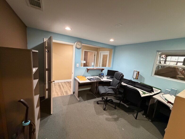 More Photos Of 431 Racetrack Rd Nw, Fort Walton Beach Flex For Sale