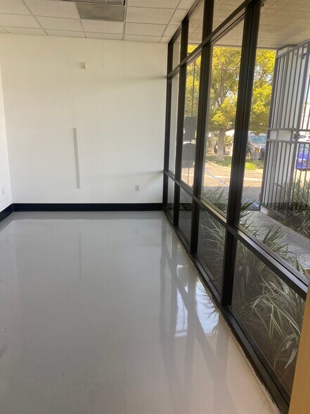 More Photos Of 510 Goetz Ave, Santa Ana Warehouse For Lease