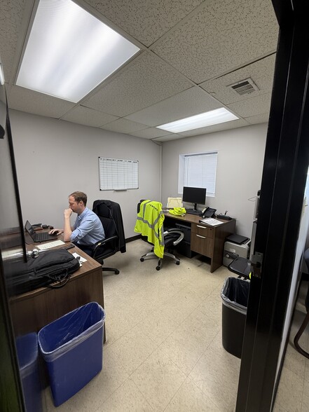 More Photos Of 6890 Bert Kouns Industrial Loop, Shreveport Distribution For Lease