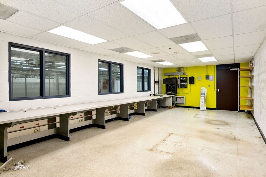 More Photos Of 2800 Diode Ln, Louisville Warehouse For Sale