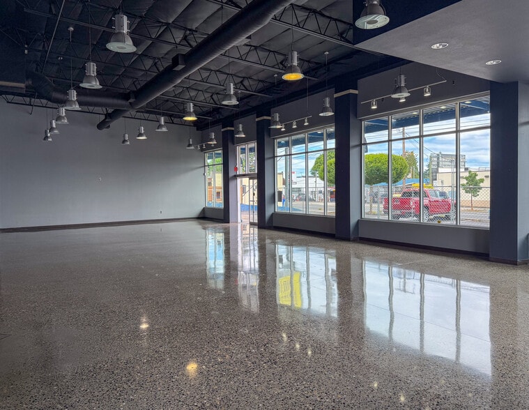 More Photos Of 8073 SE 17th Ave, Portland Freestanding For Lease