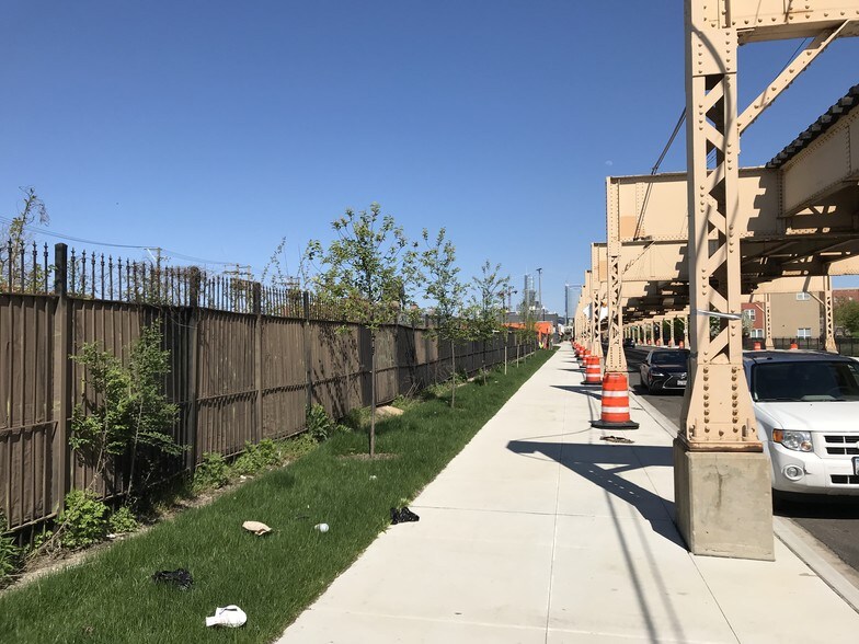 More Photos Of 1800 W Lake St, Chicago Light Manufacturing For Sale