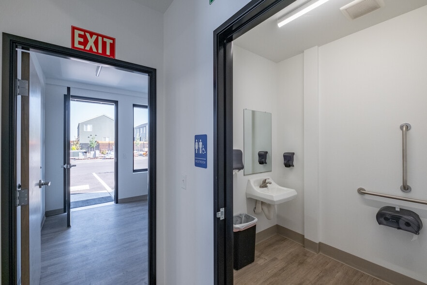 More Photos Of 2987 Ferry St SW, Albany Light Manufacturing For Lease