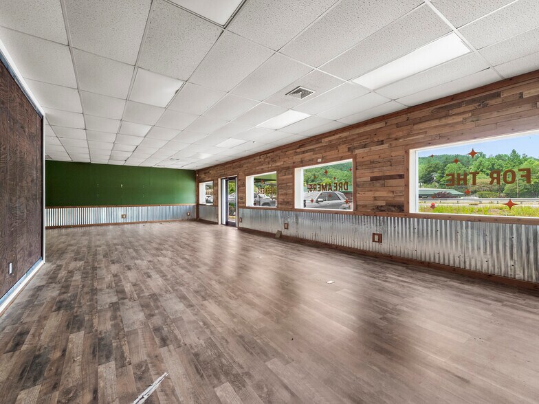 More Photos Of 108 Hendersonville Hwy, Pisgah Forest Storefront Retail Office For Lease