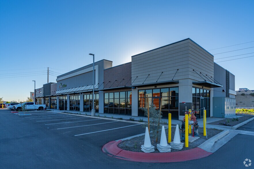 More Photos Of NEC Cactus Rd & Loop 303, Surprise General Retail For Lease