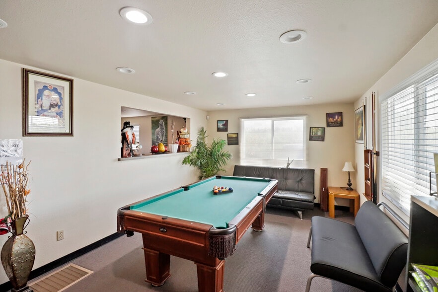 More Photos Of 8989 Elder Creek Rd, Sacramento Contractor Storage Yard For Sale