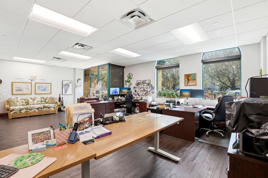 More Photos Of 6881 Kingspointe Pky, Orlando Flex For Sale