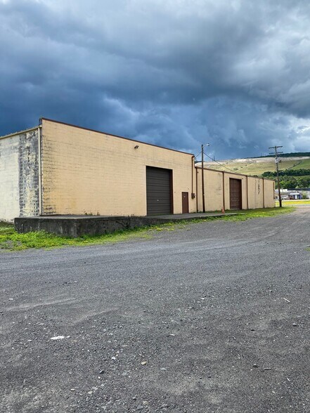 More Photos Of 6 S Keyser Ave, Taylor Manufacturing For Sale