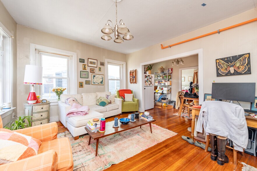 More Photos Of 431-439 Hanover St, Boston Storefront Retail Residential For Sale