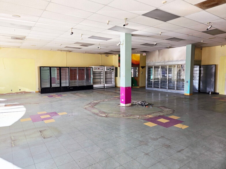 More Photos Of 73910 Highway 111, Palm Desert Unknown For Lease