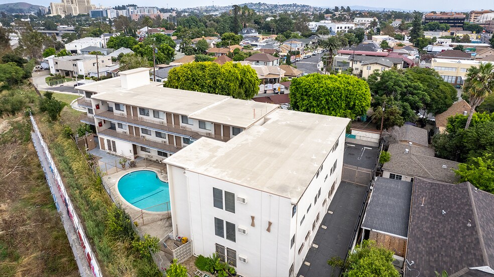 More Photos Of 571 Fairview Ave, Los Angeles Apartments For Sale