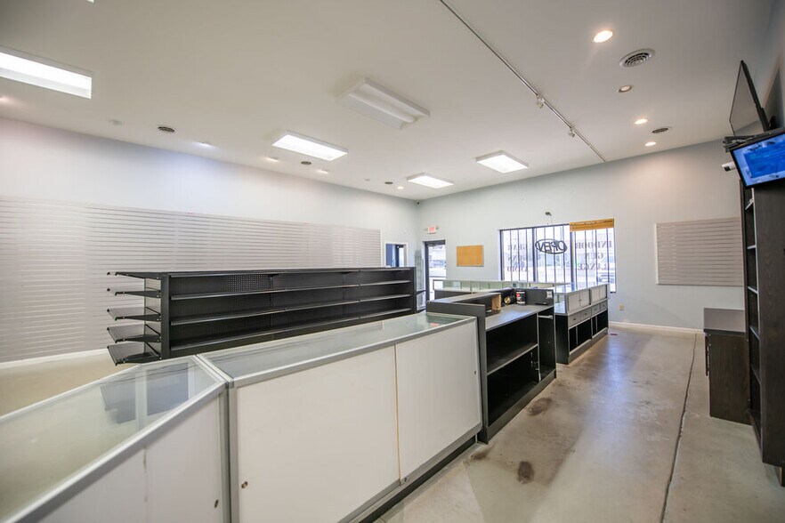 More Photos Of 1315 N Wooster Ave, Strasburg Freestanding For Lease