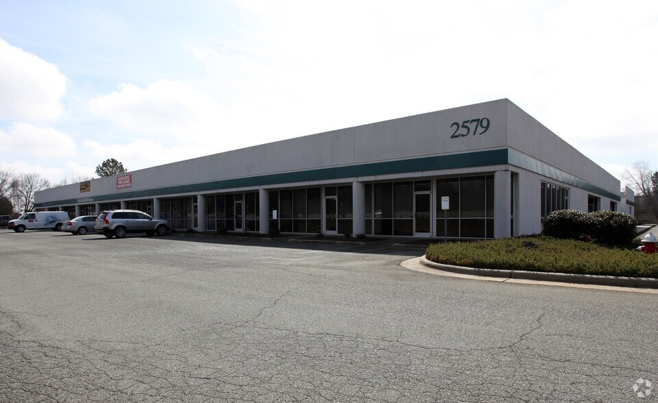 More Photos Of 2579 Eric Ln, Burlington Flex For Lease