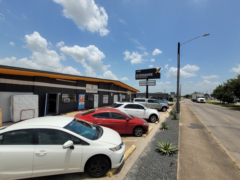 More Photos Of 11450 Bissonnet St, Houston Warehouse For Lease