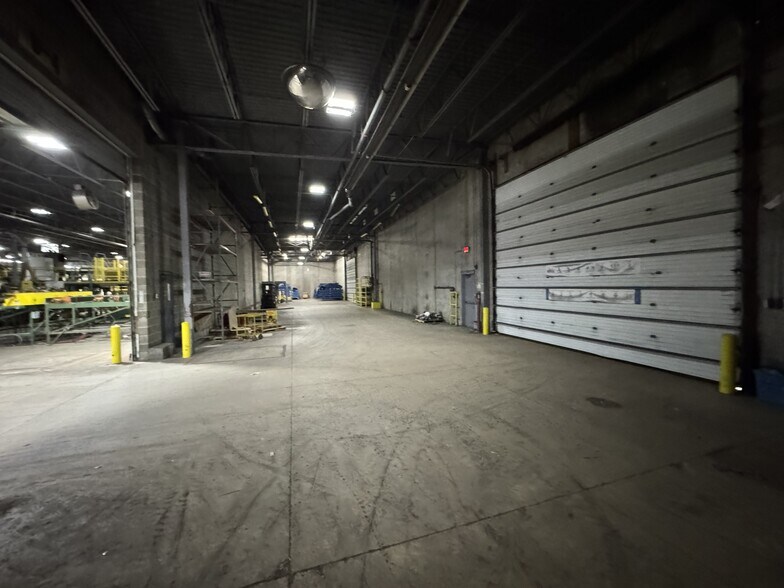 More Photos Of 2946 Janet dr, Waterloo Industrial For Sale