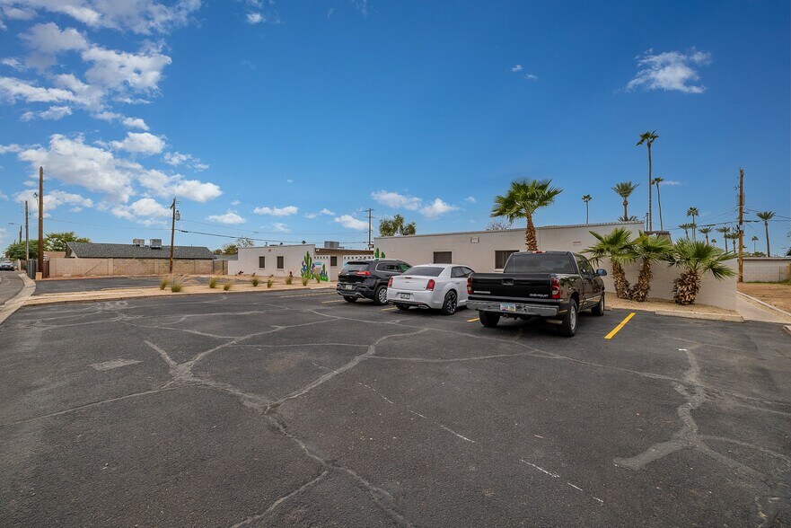 More Photos Of 2002-2010 N 50th St, Phoenix Apartments For Sale