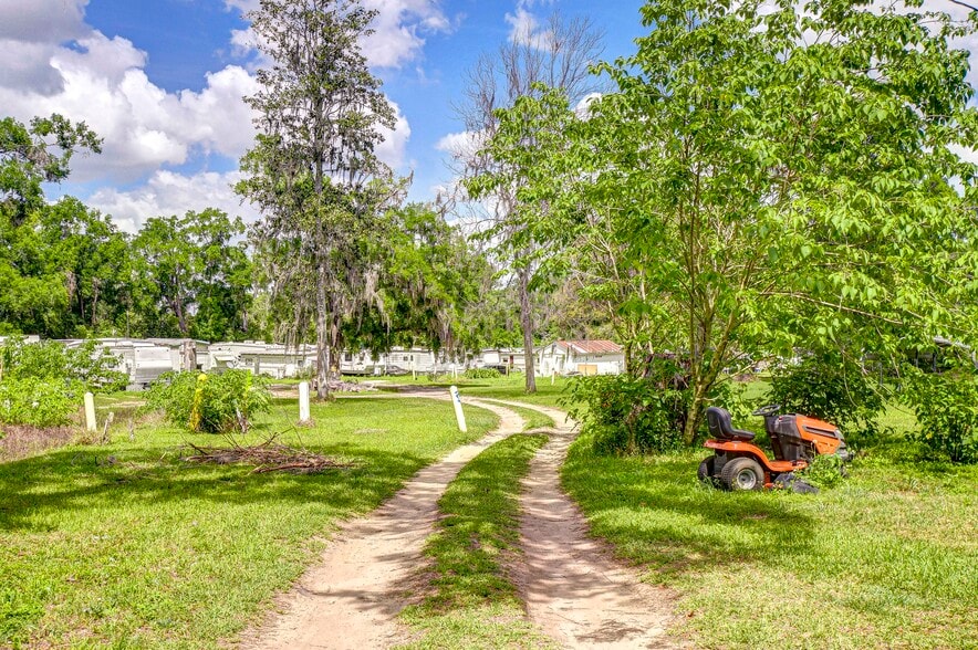 More Photos Of 19110 US Highway 301, Dade City Multifamily For Sale