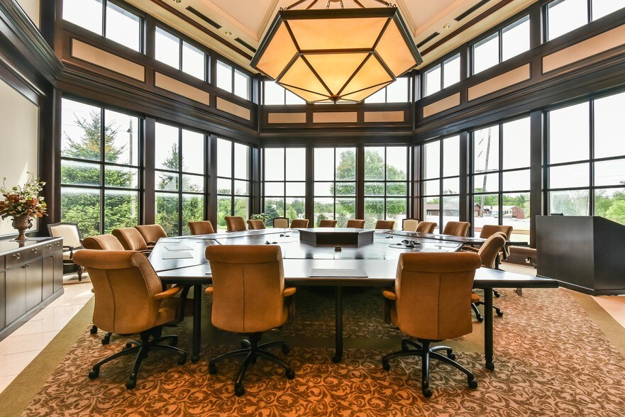 More Photos Of 1600 W Bloomfield Rd, Bloomington Medical For Lease