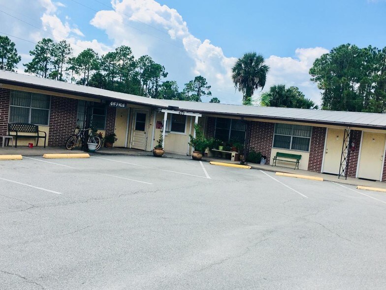 More Photos Of 601 N State St, Bunnell Hotel For Sale