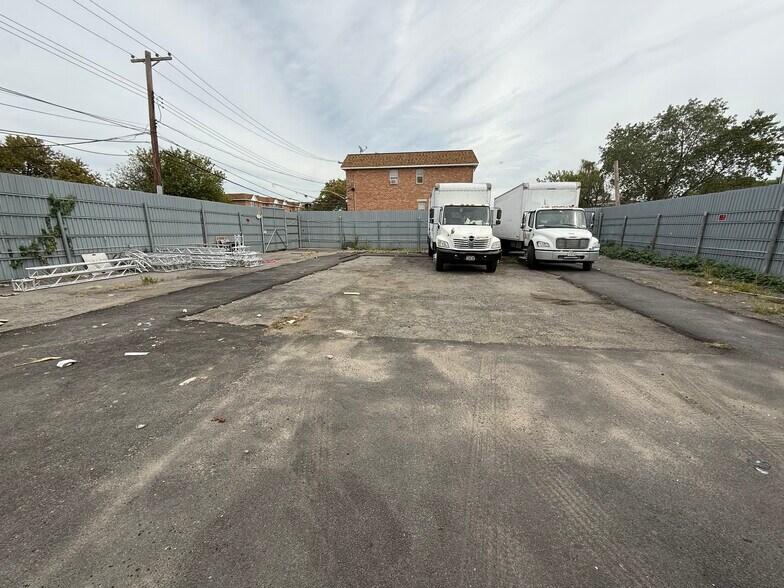 More Photos Of 757 Fountain Ave, Brooklyn Land For Sale