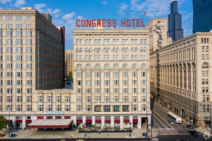 More Photos Of 520 S Michigan Ave, Chicago Hotel For Lease