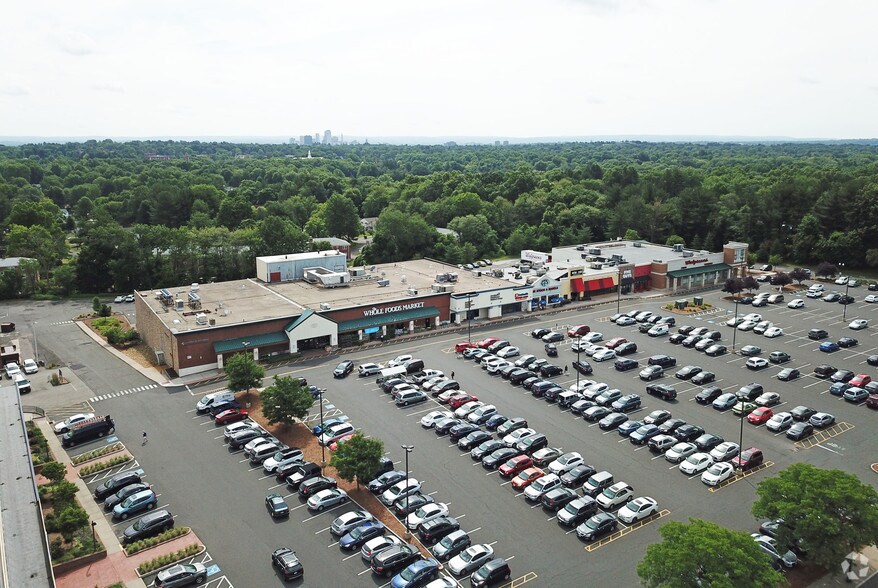 More Photos Of 316-340 N Main St, West Hartford General Retail For Lease