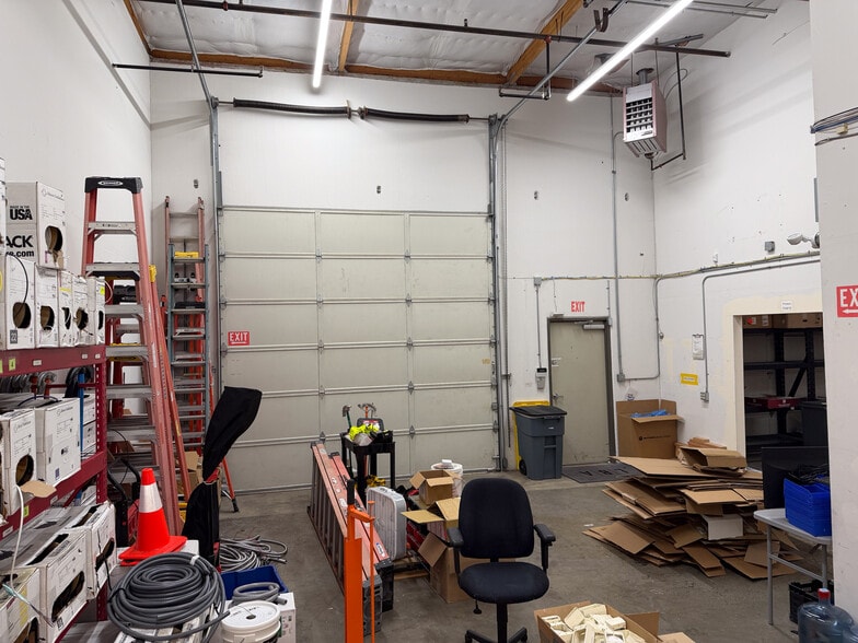 More Photos Of 27350 SW 95th Ave, Wilsonville Research And Development For Lease