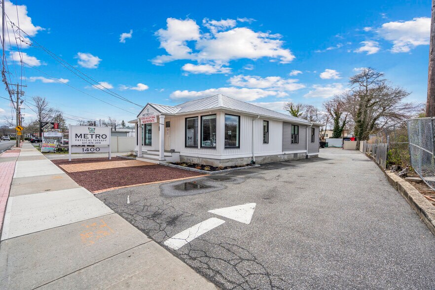 More Photos Of 1400 Montauk Hwy, Oakdale Storefront Retail Office For Sale