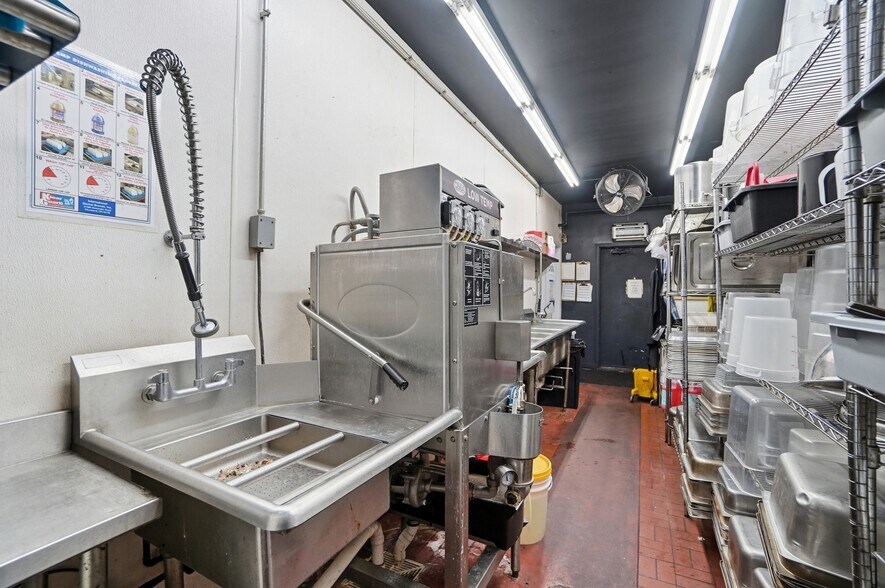 More Photos Of 1256 Columbus Rd, Granville Restaurant For Sale