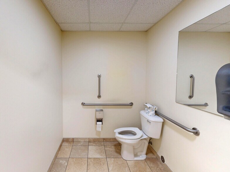 More Photos Of 1600 Peninsula Dr, Erie Office For Lease