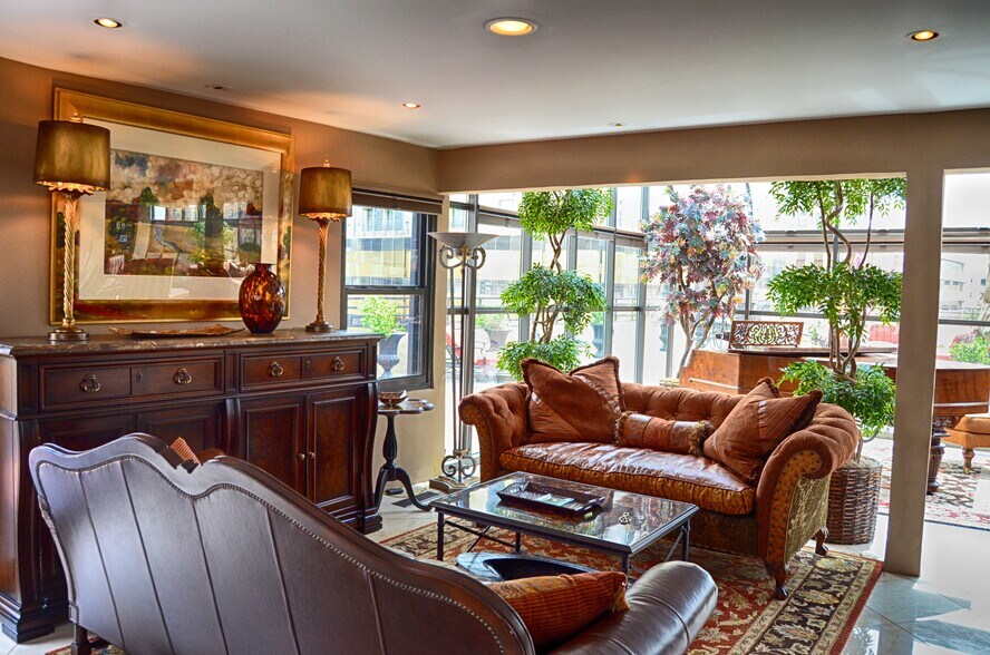 More Photos Of 126 E Main Plz, San Antonio Apartments For Sale