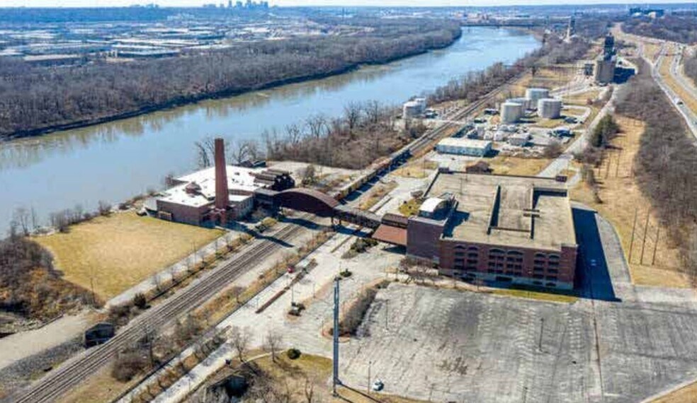 More Photos Of 6711 NE Birmingham Rd, Kansas City Office For Sale