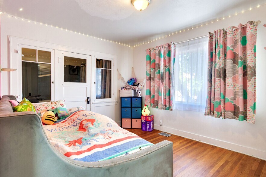 More Photos Of 1317 Crafton Ave, Mentone Office For Sale