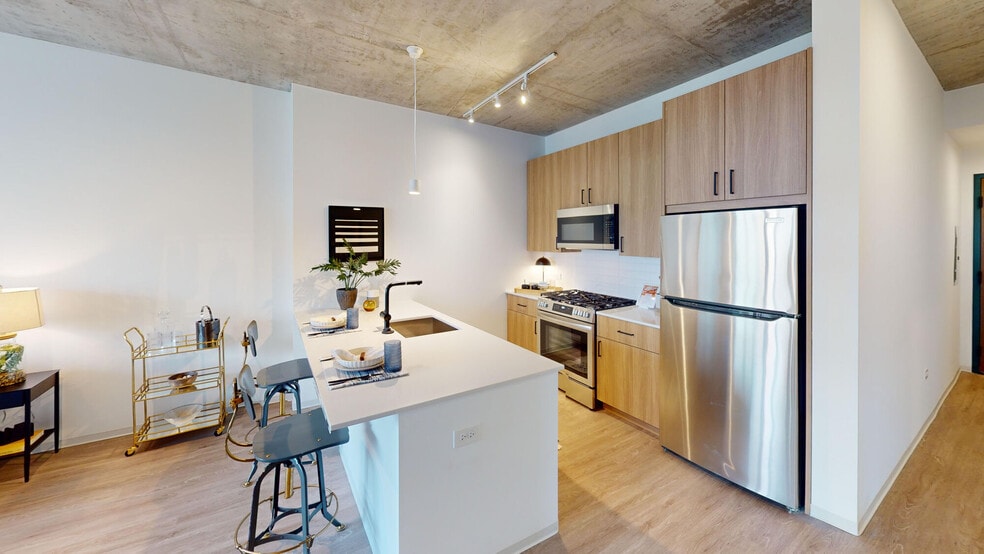 More Photos Of 1717 S Michigan Ave, Chicago Apartments For Lease