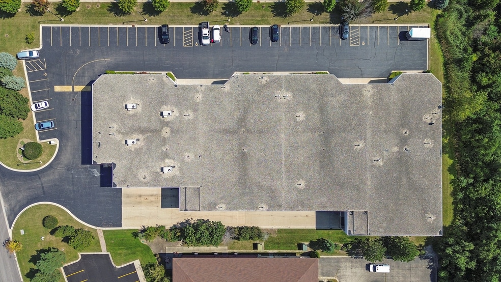 More Photos Of 26735 W Commerce Dr, Volo Warehouse For Sale