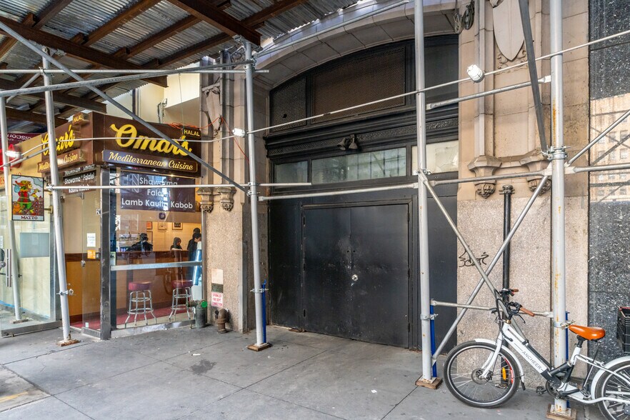 More Photos Of 2 W 46th St, New York Medical For Lease