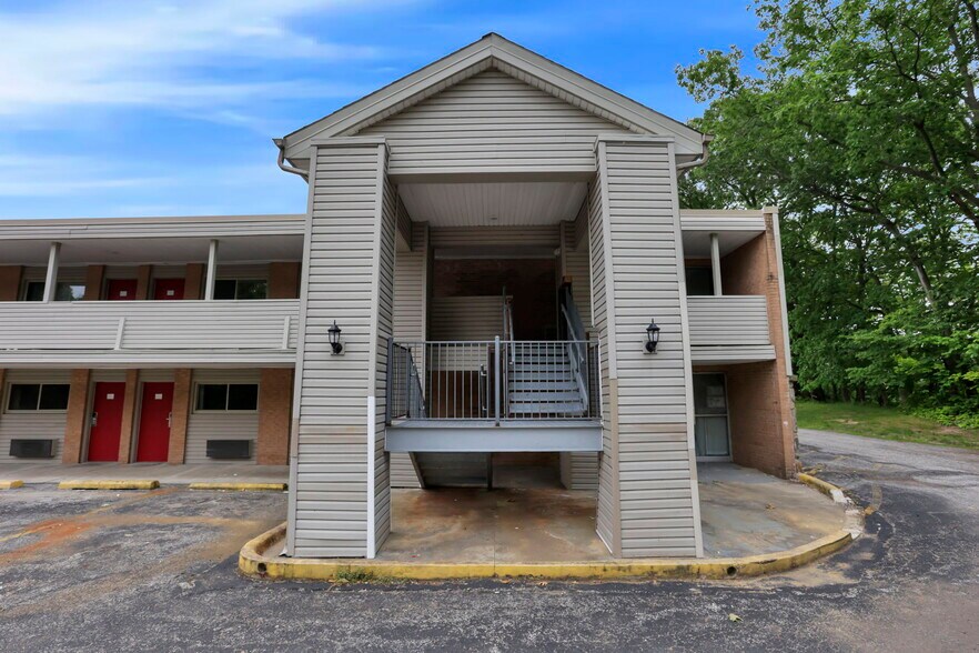 More Photos Of 22115 Brookpark Rd, Cleveland Hotel For Sale