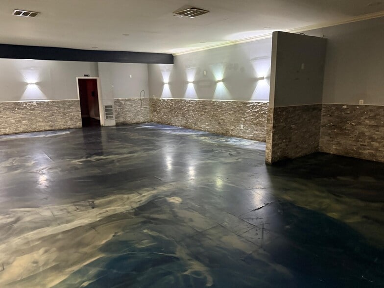 More Photos Of 4014-4018 Lamar Ave, Memphis Freestanding For Lease